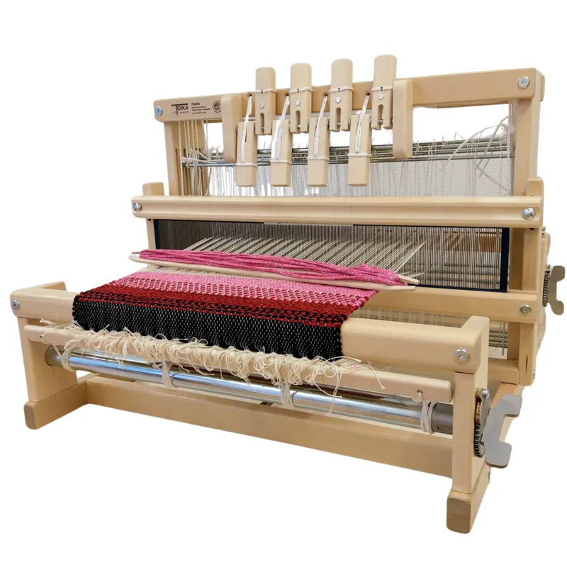 Toika Leena 8-schäftig – Studioansicht freigestellt