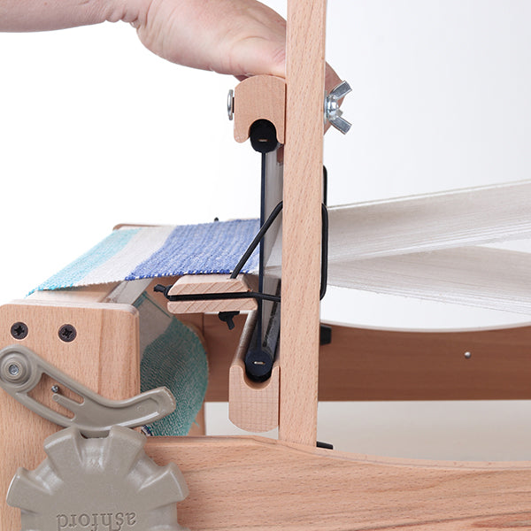 Course de navettes sur les métiers à tisser sur table d'Ashford